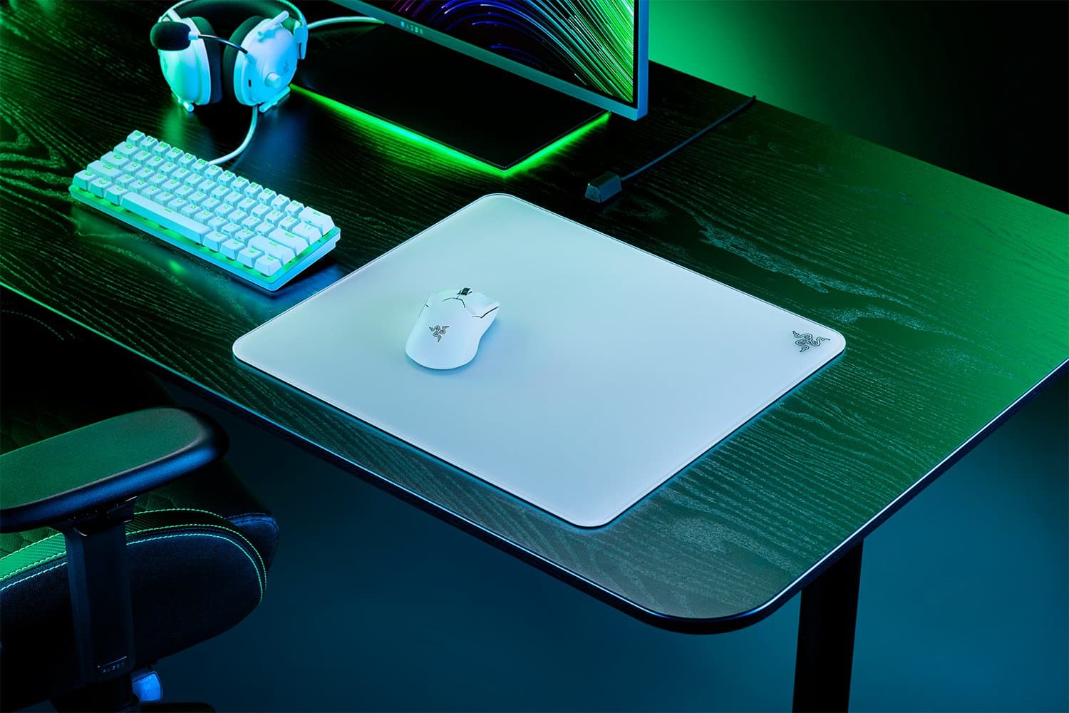 Razer atlas - premium tempered glass mat